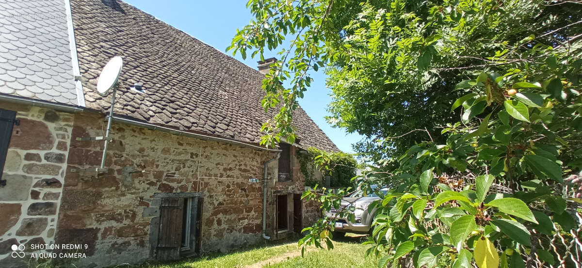 Maison à SAINT-SAUVES-D'AUVERGNE