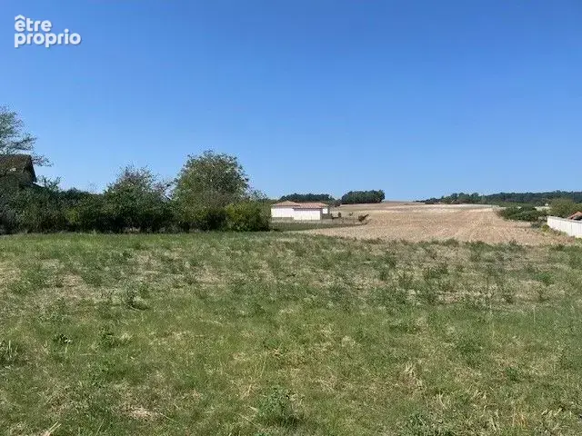 Terrain à bâtir de 1220 m² à FONROQUE (24) - photo 1