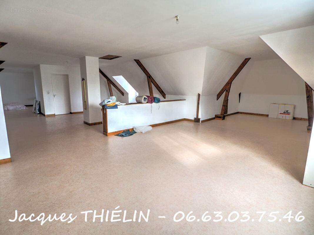 Maison à LONGUE-JUMELLES