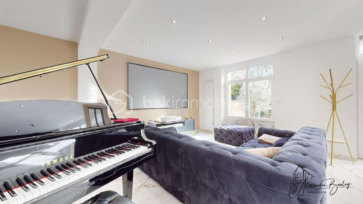 Maison à LA CHAPELLE-SAINT-MESMIN