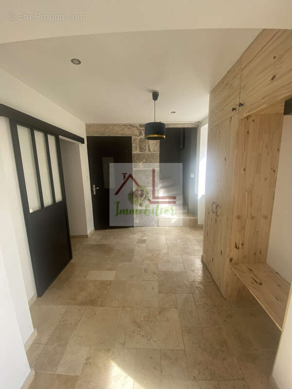 Maison à BERRIAS-ET-CASTELJAU