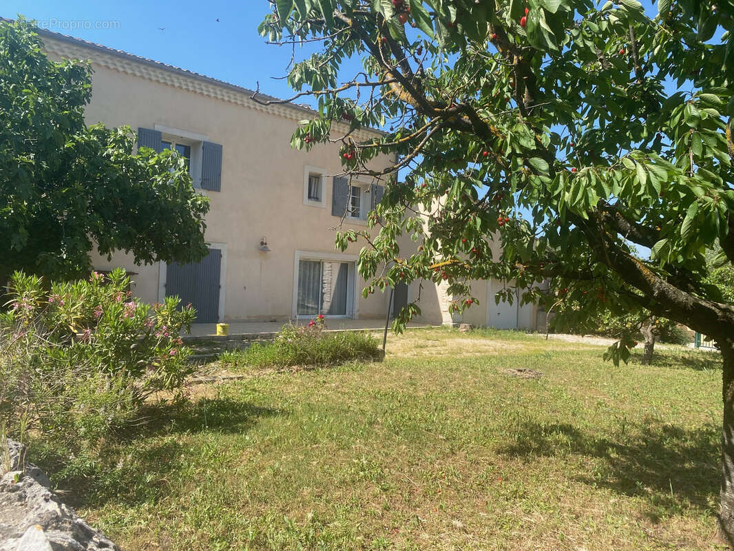 Maison à PERNES-LES-FONTAINES
