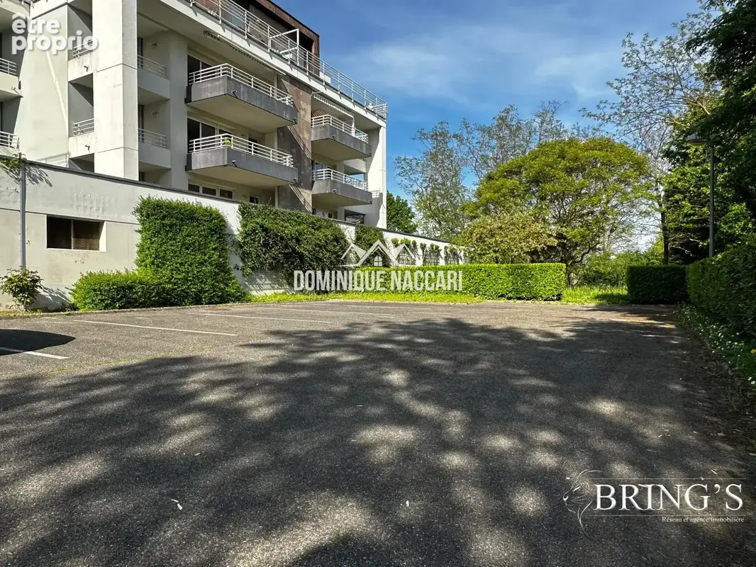 Parking à CERNAY