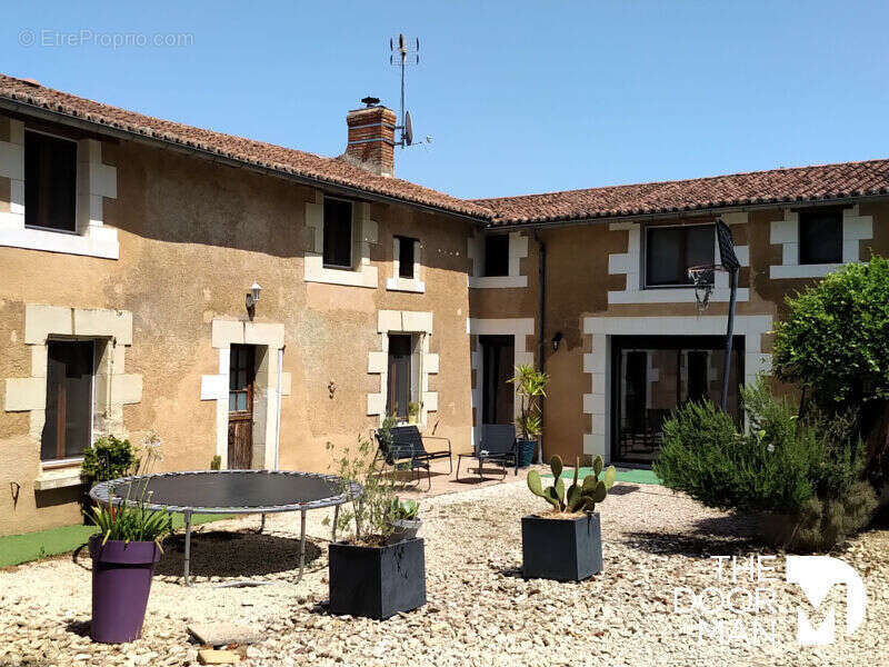 Maison à MONCONTOUR