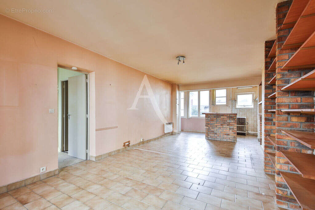 Appartement à PARIS-14E