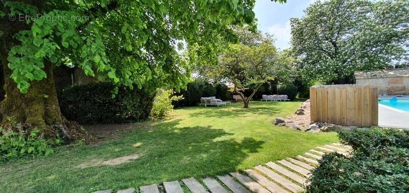 Maison à LONGEVILLE-SUR-MER