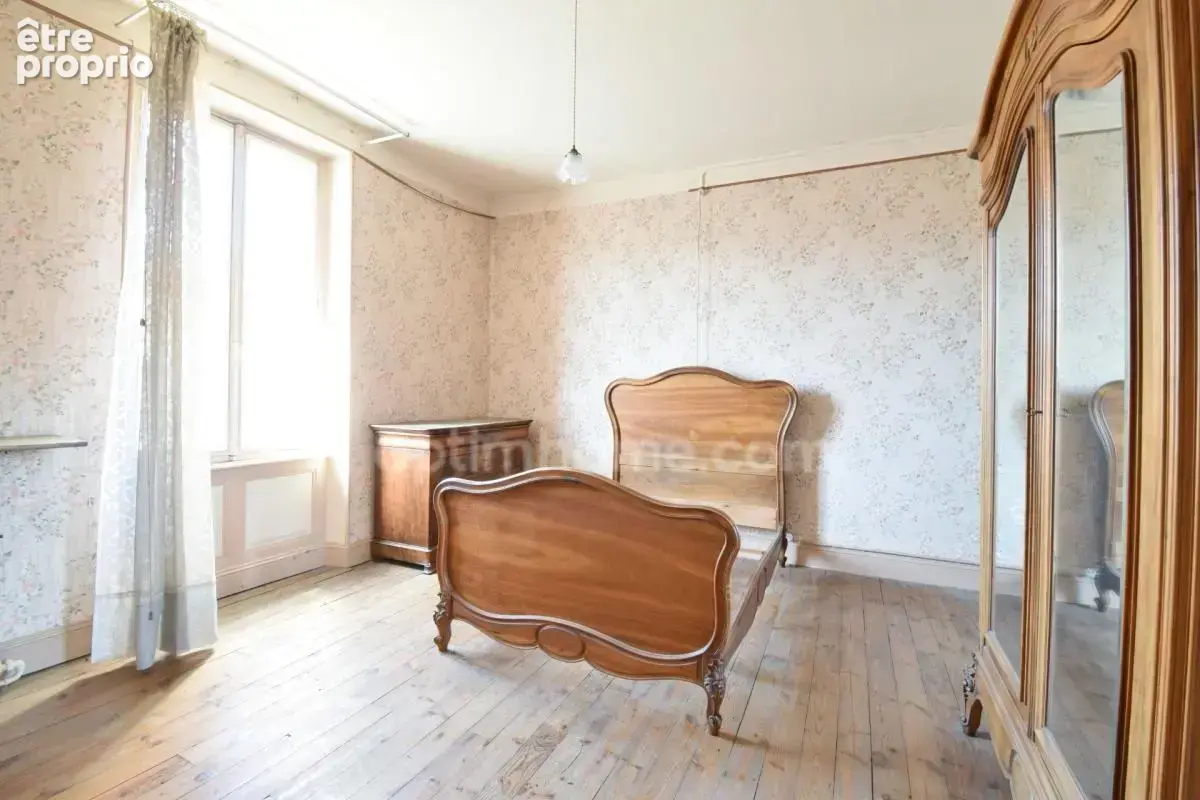 *** exclusivite *** grande maison de ville a renover avec terrain, patio et dependances *** billom 63160 - photo 9