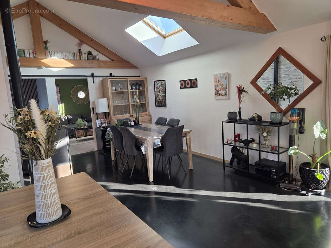 Chaffois, appartement de type 3 , garage, terrasse et jardin. - photo 4