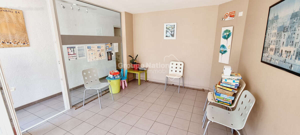 Commerce à BAGNOLS-SUR-CEZE