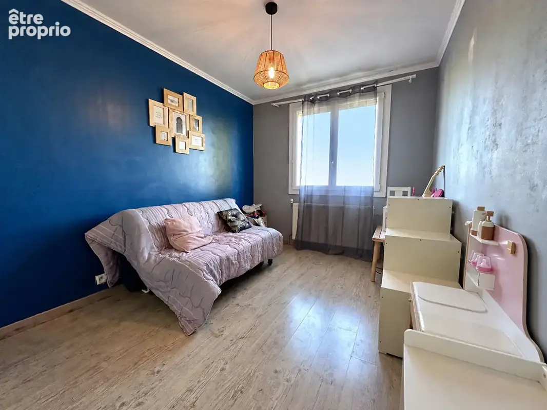 FEYZIN- Appartement T4 - spacieux et rénové - photo 7