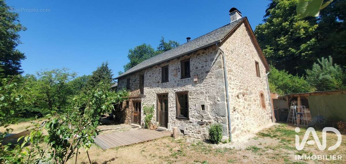 Maison 188 m² à Neuvic  - photo 4
