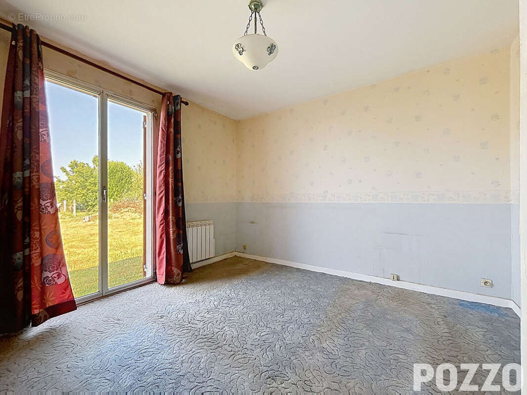 A Vendre -  Isigny Le Buat - Maison 4 pièce(s) 104 m² - photo 5
