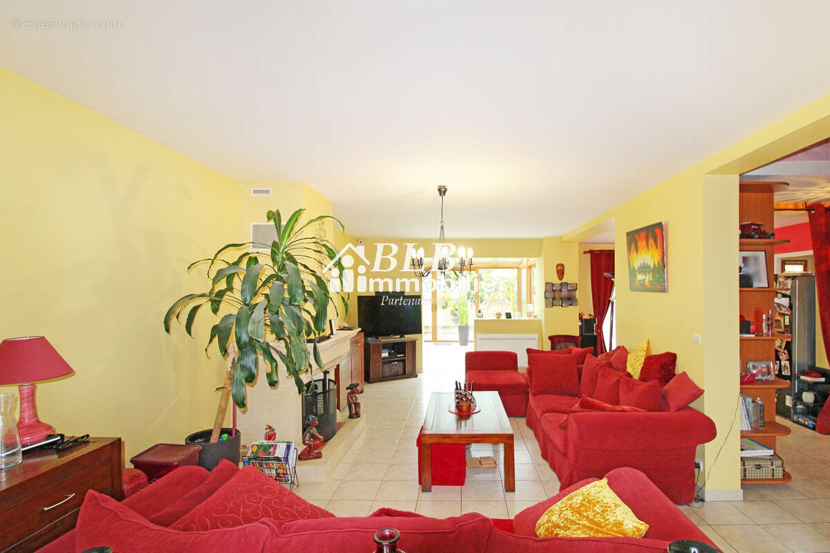 Maison 7 pièces 196m2 4 chambres + véranda chauffée + garage - photo 5