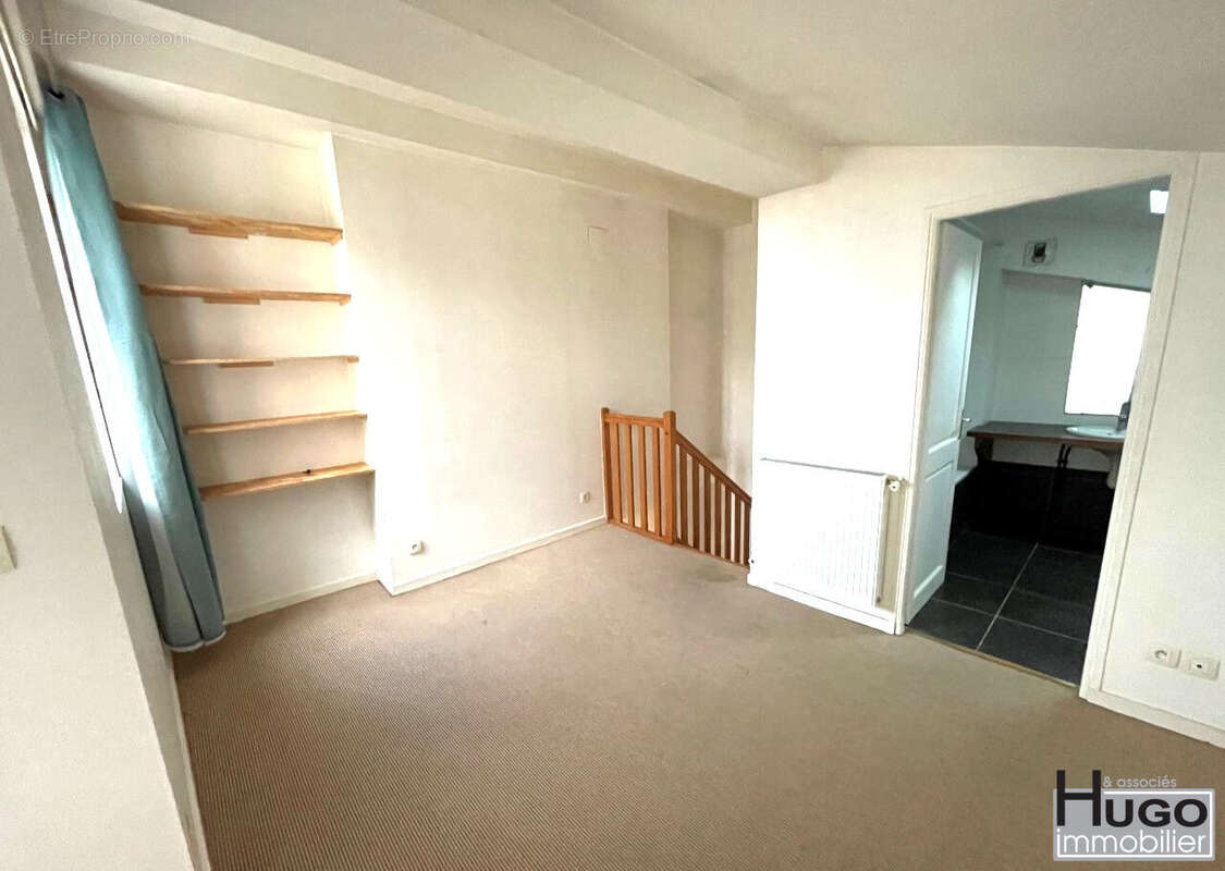 Déjà vendu par l'agence !!! bordeaux- proche du lycee montaigne et de la victoire- appartement t2 duplex libre ! - photo 9