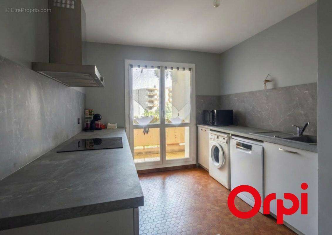 Appartement à LYON-8E