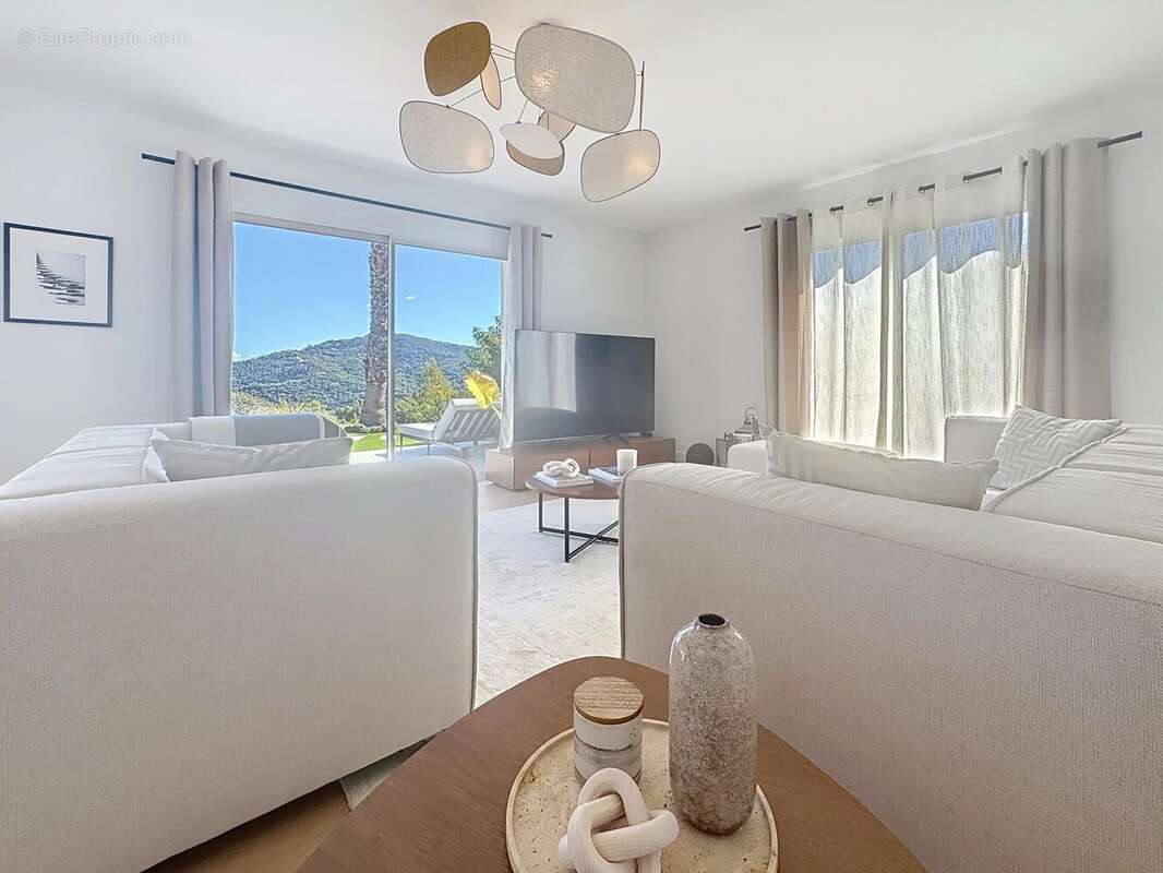 Maison à LES ADRETS-DE-L'ESTEREL