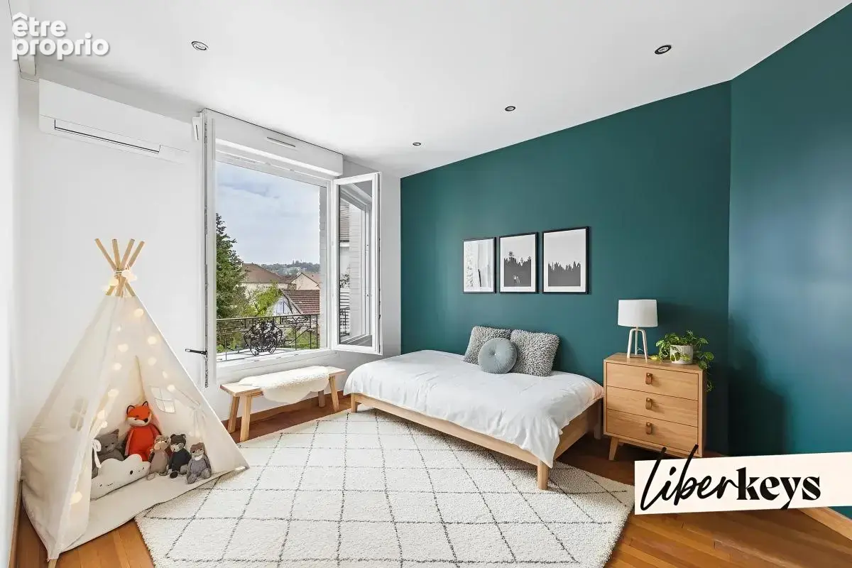 Magnifique maison de ville entièrement rénovée – 137 m² – 3 chambres – terrasses – garage - rer a pied - photo 10