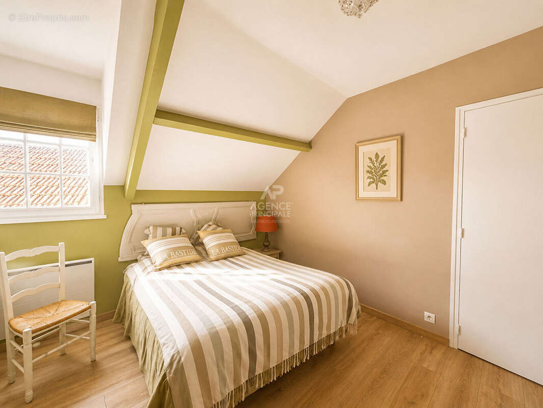 Maison  TRIEL-SUR-SEINE 6 pièce(s) 121 m² - photo 8