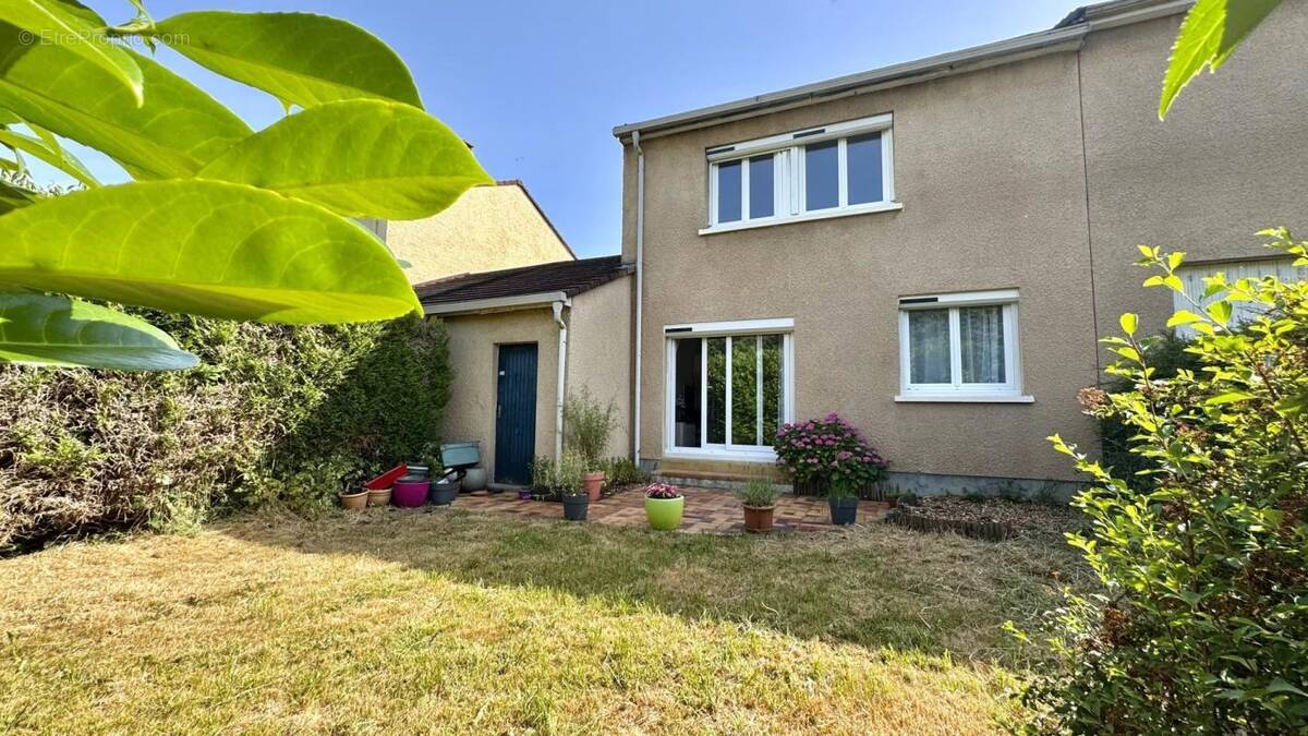 Maison à MONTIGNY-LE-BRETONNEUX