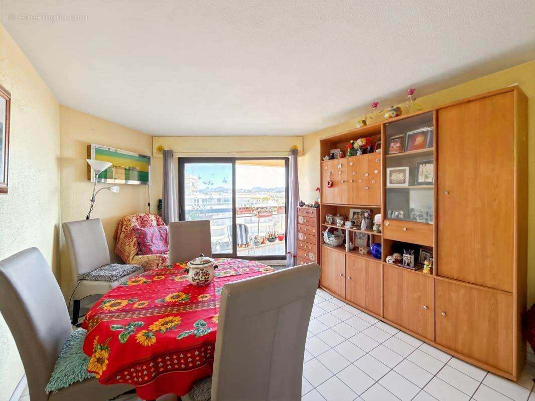 Appartement à FREJUS