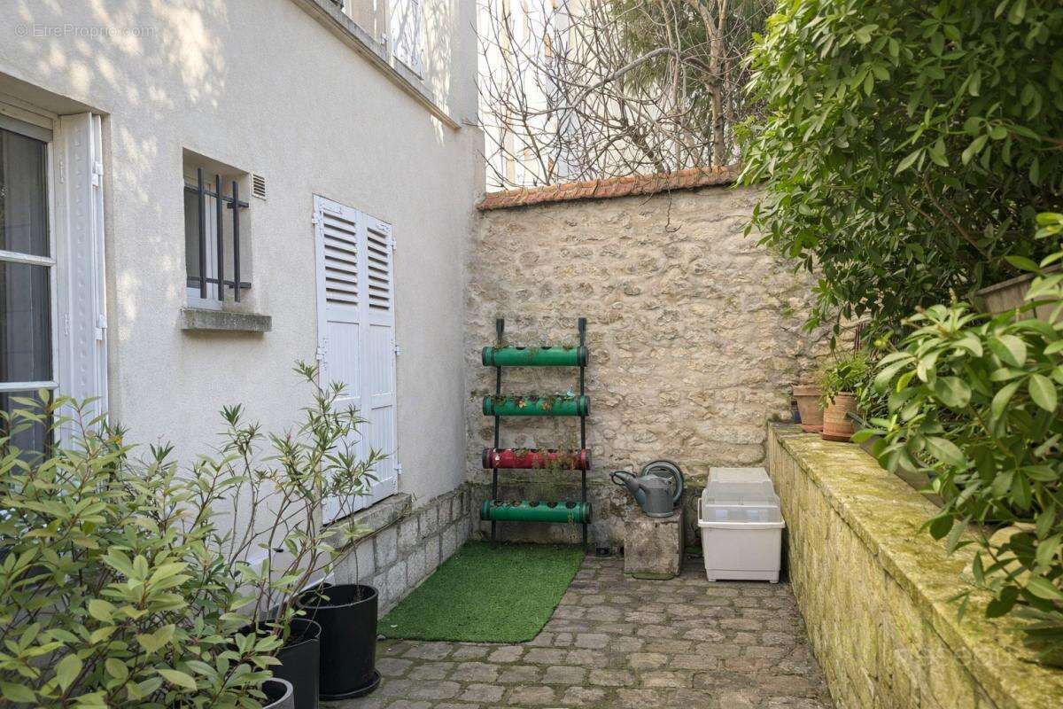 Appartement à MONTROUGE