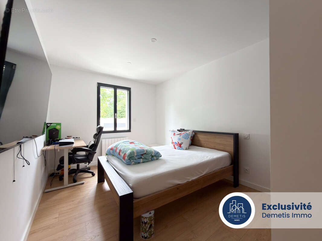 Maison contemporaine de plain pieds sous decennale - photo 7