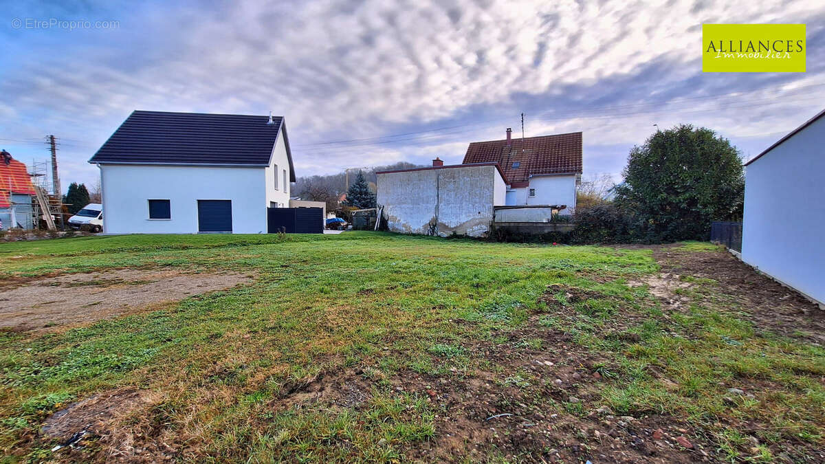 Terrain à ZILLISHEIM