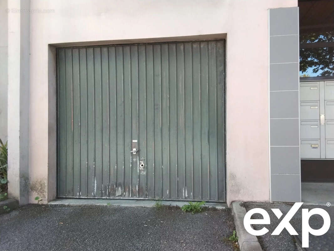 Parking à ECHIROLLES