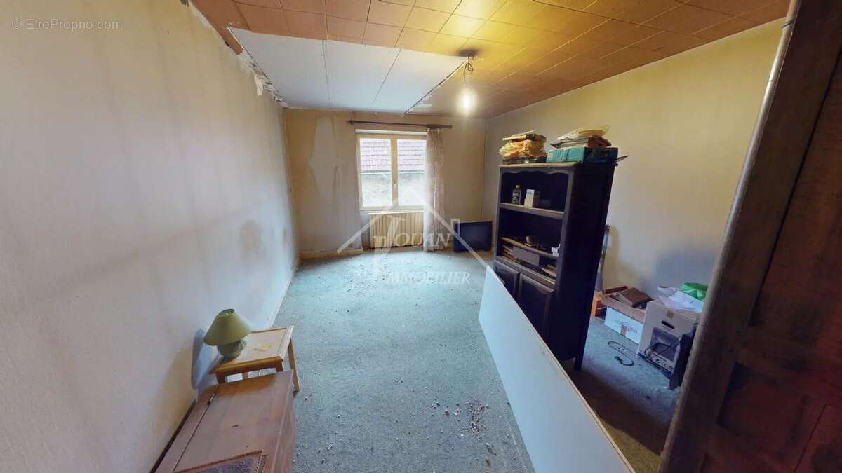 Maison à BELLENAVES