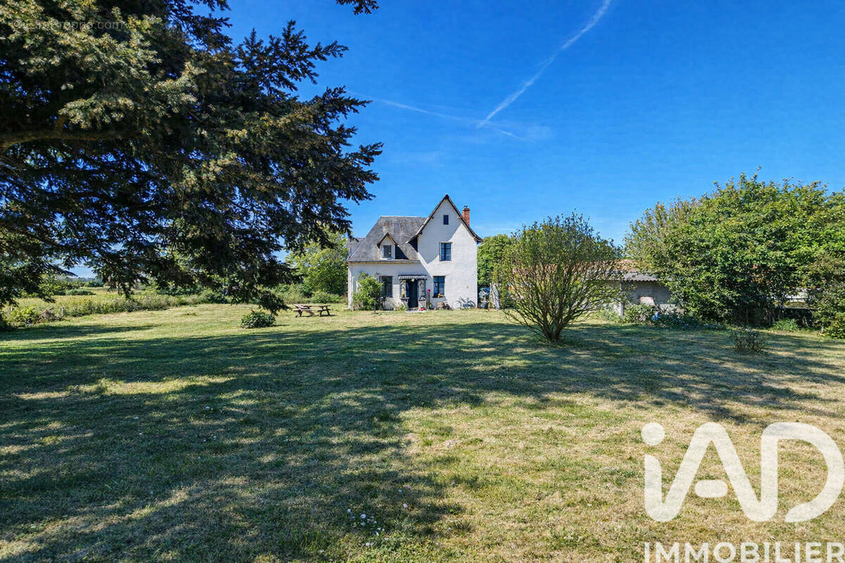 Photo 1 - Maison à SAVIGNE