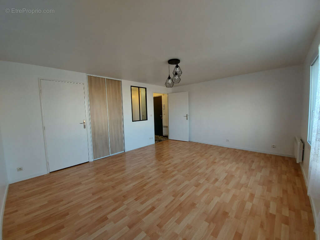 VAURÉAL - Studio 31,09 m² - Résidence recherchée - photo 3