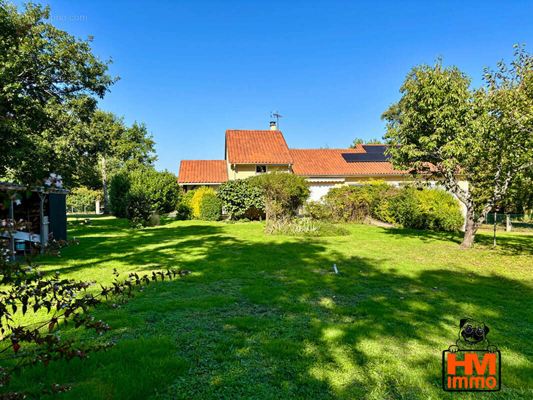 Maison à SAINT-JUST-LE-MARTEL