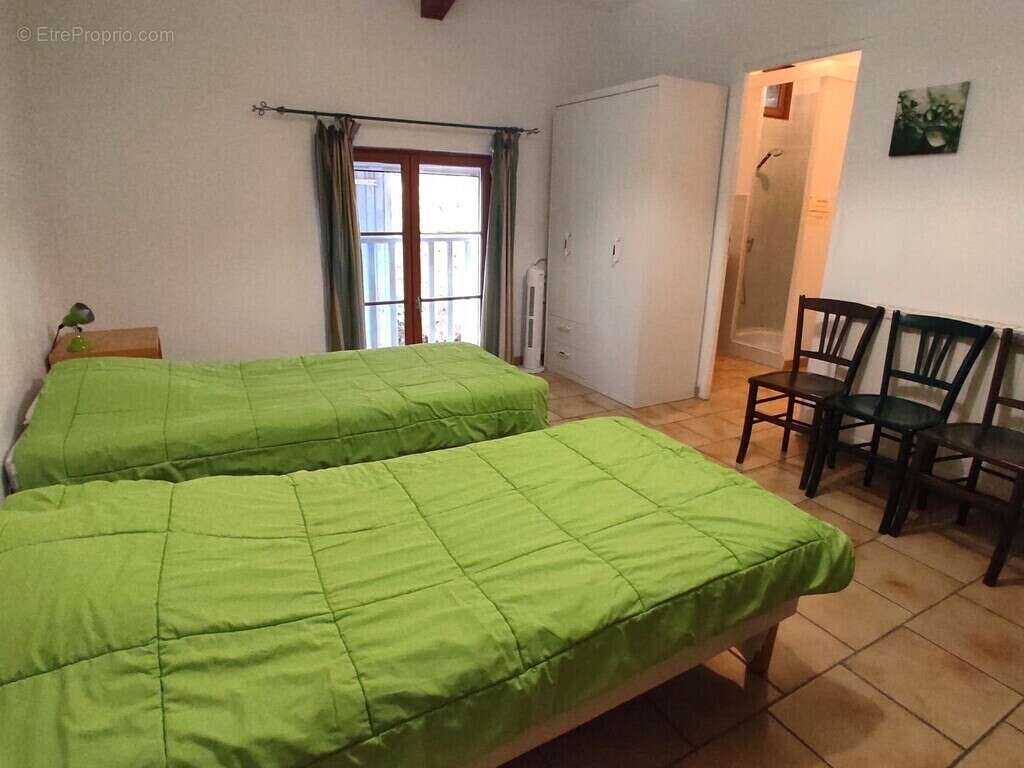 Commerce à LA BEGUDE-DE-MAZENC