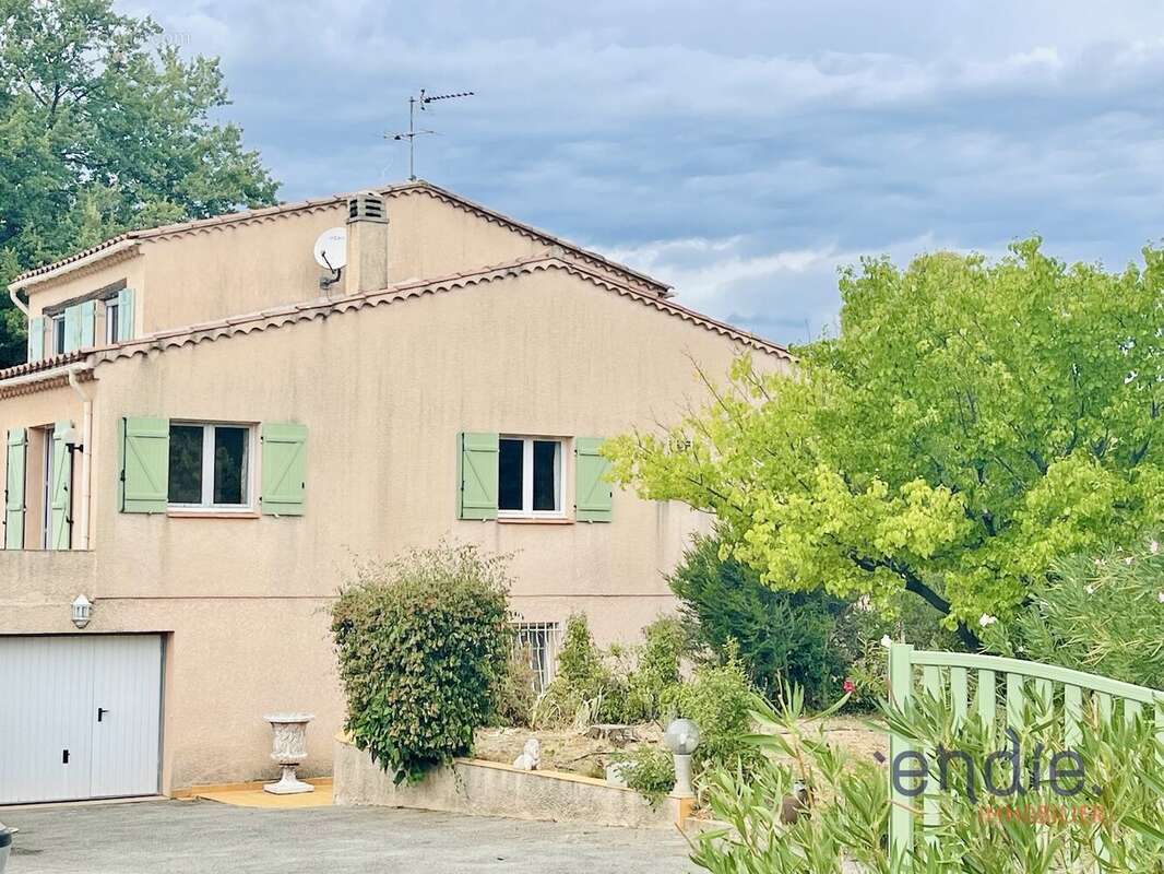 Lorgues villa t6 piscine garage - photo 29