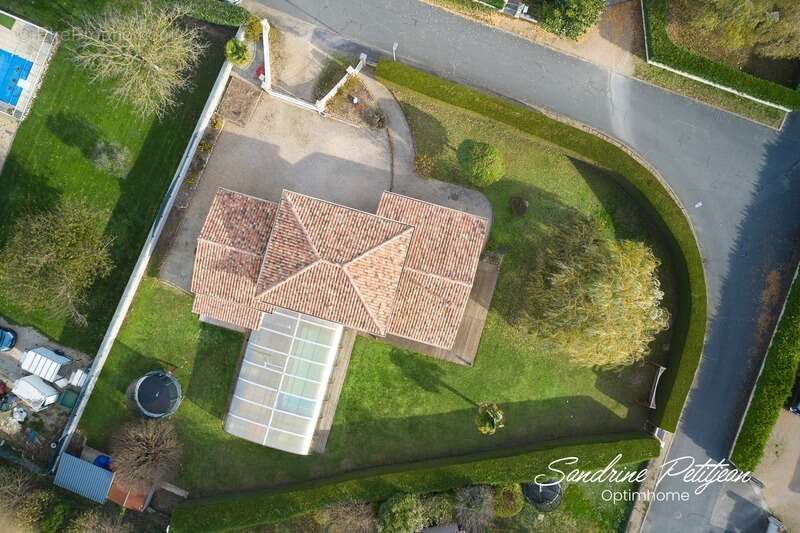 Maison à SAINTE-OLIVE