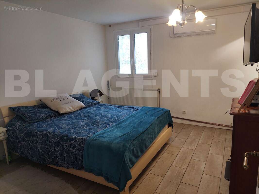 20251122_152210 - Maison à ROMILLY-SUR-SEINE