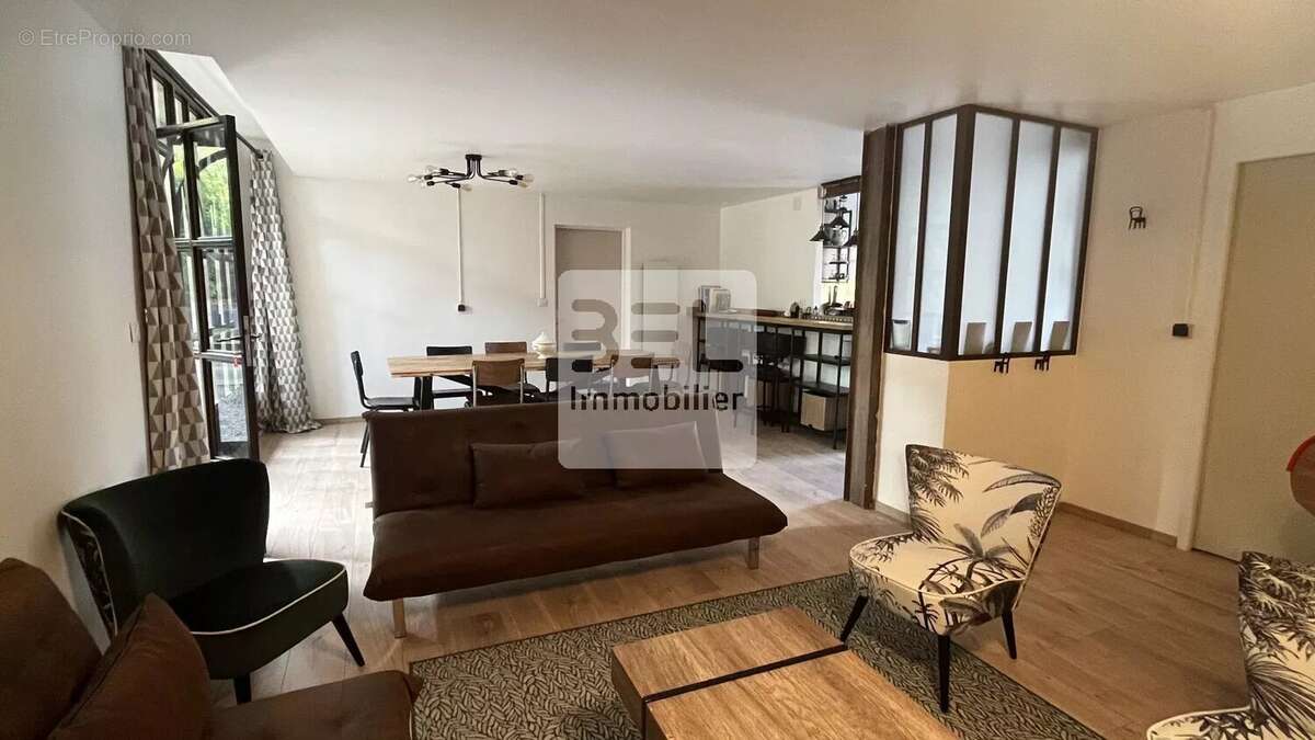 Maison à SAINT-VICTOR-LA-COSTE