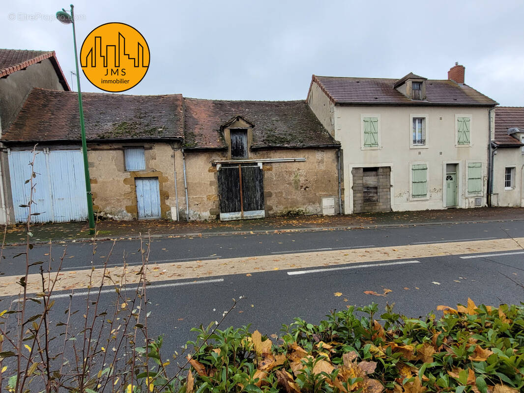 Maison à MONTMARAULT