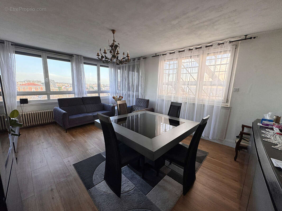 Appartement à FONTENAY-SOUS-BOIS