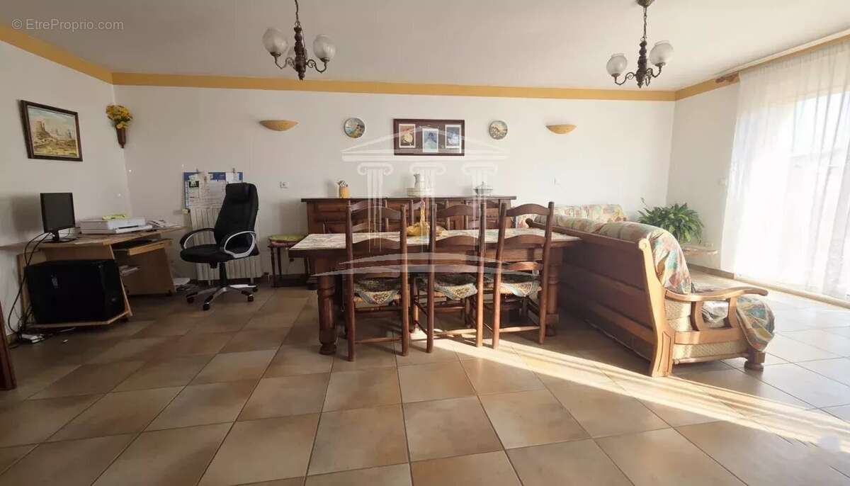 Maison à JONQUIERES