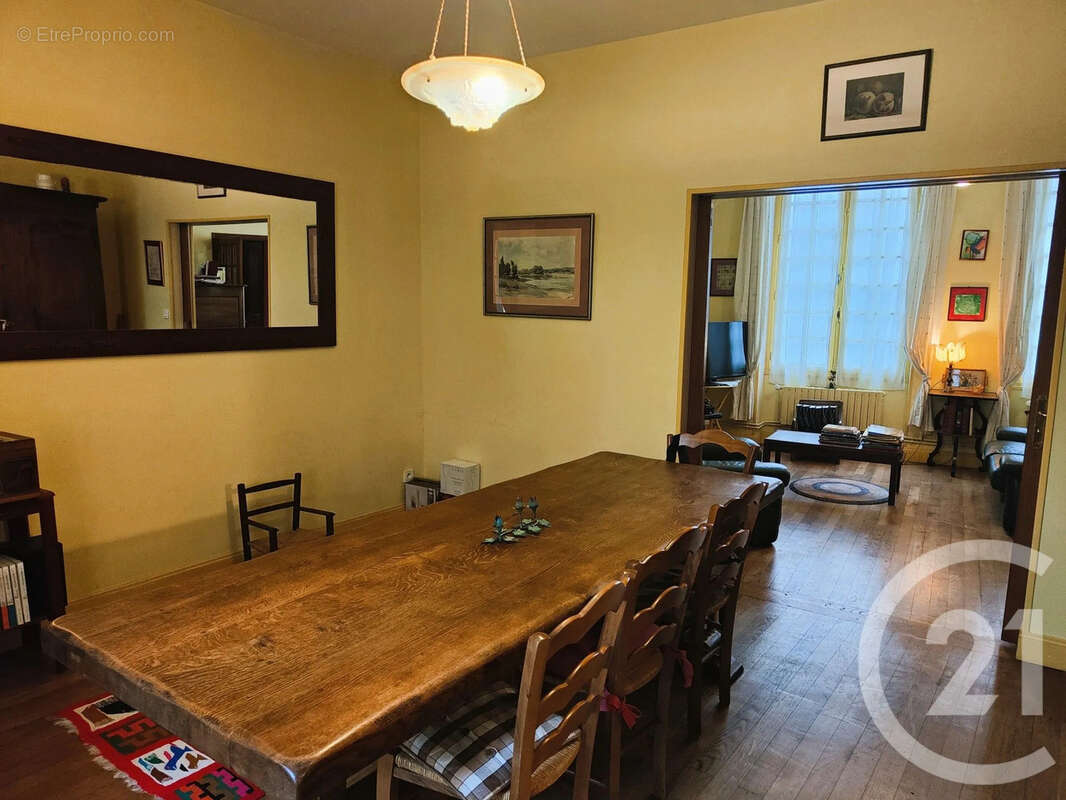 Maison à COSNE-COURS-SUR-LOIRE