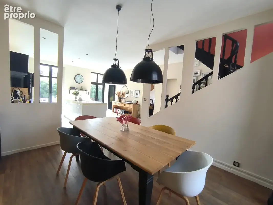 Nantes  Saint-Jacques. Hôtel particulier rénové avec double garage. 590 000 € FAI - photo 11