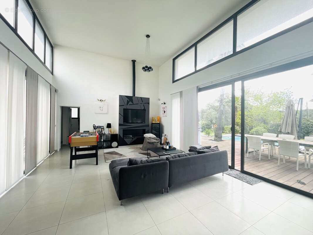 Maison à PLAN-DE-LA-TOUR