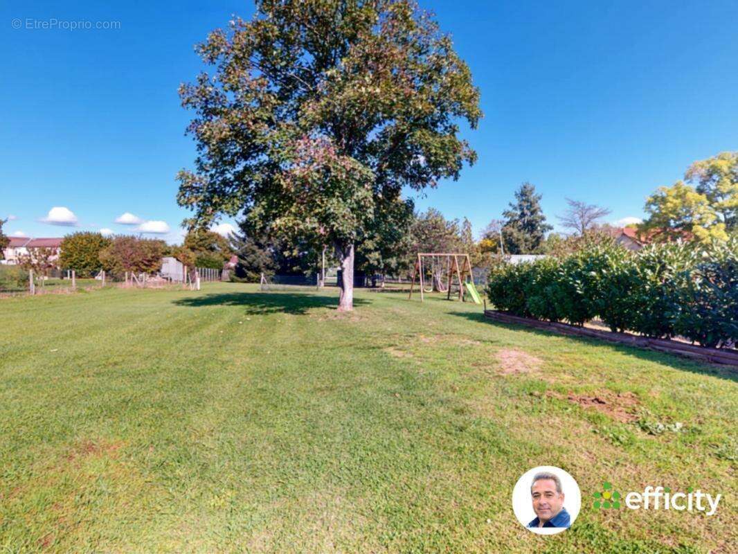 Maison à VALLON-EN-SULLY