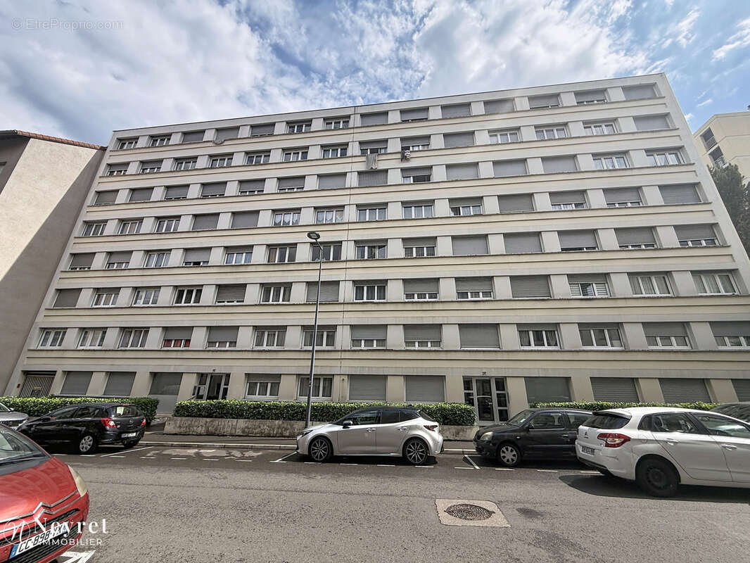 Appartement à SAINT-ETIENNE