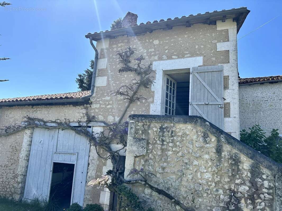 Maison traditionnelle en pierre dans un joli hameau - photo 11