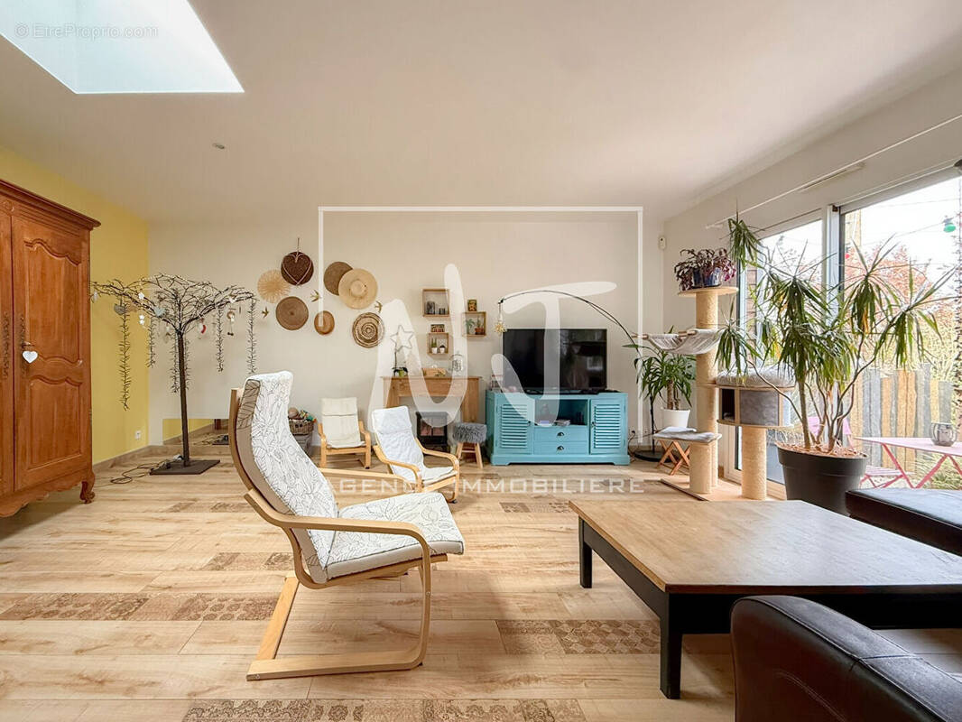 Maison à LES PONTS-DE-CE