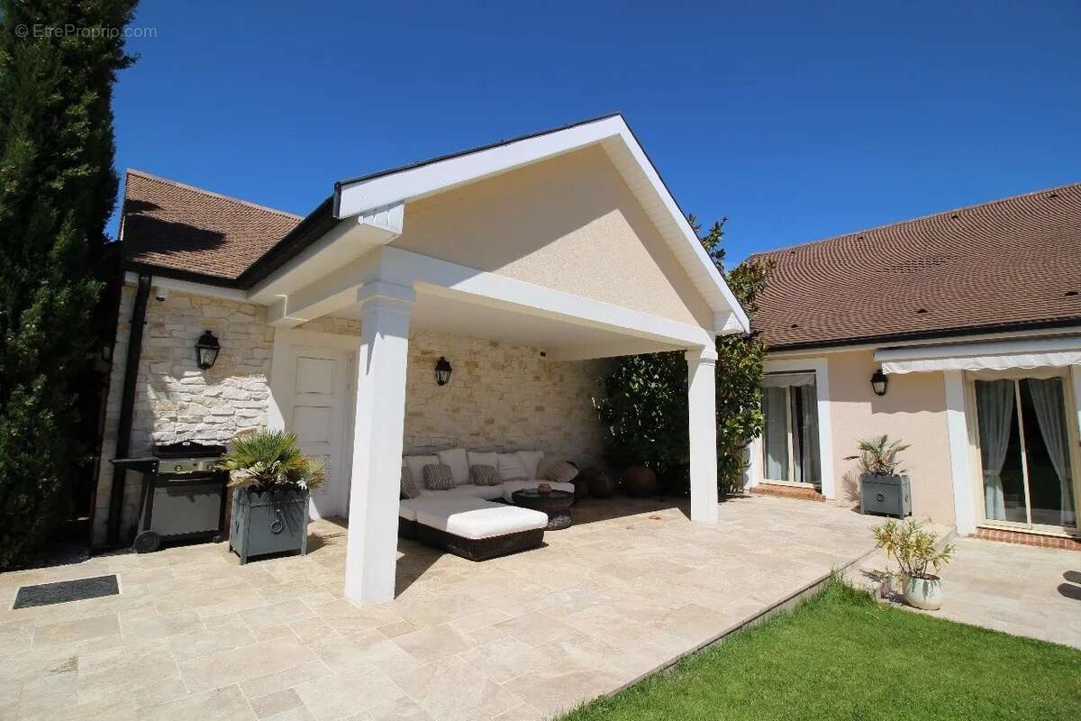 Maison à OZOIR-LA-FERRIERE