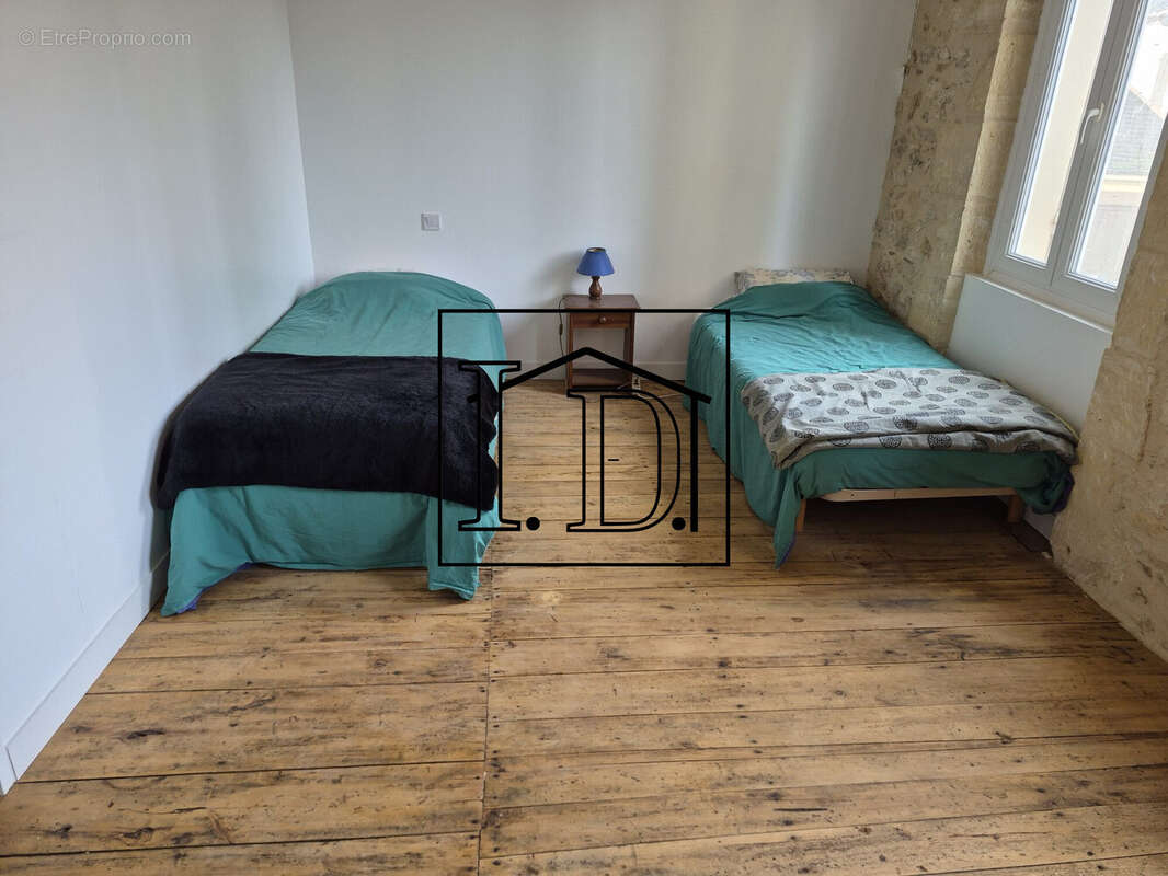 CHAMBRE 1er - Maison à FAUX