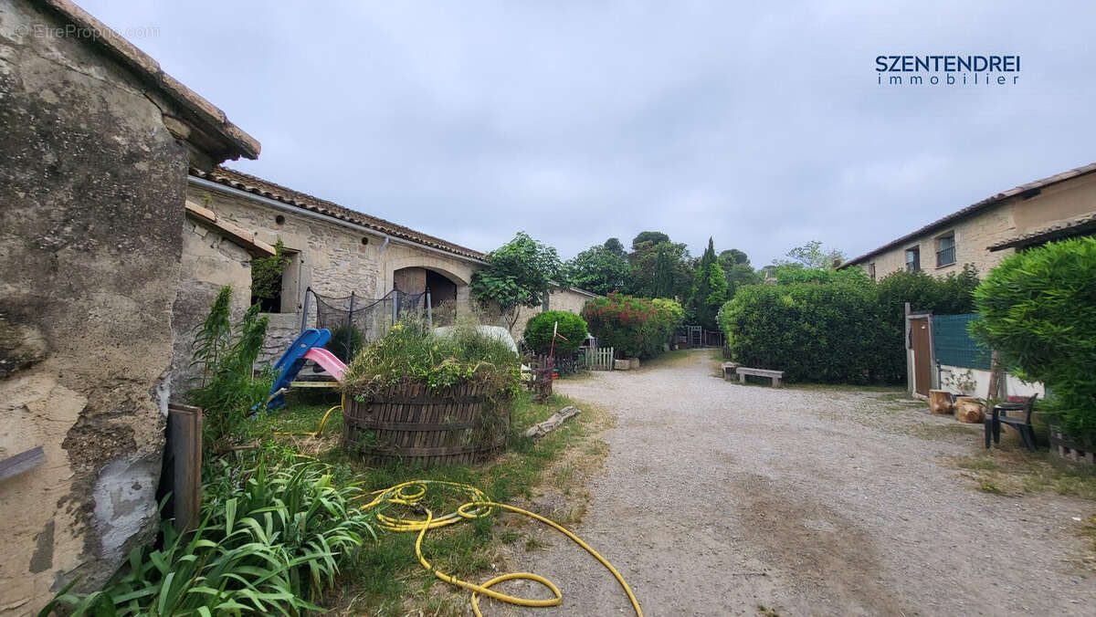 Appartement à SAINT-NAZAIRE-DE-PEZAN